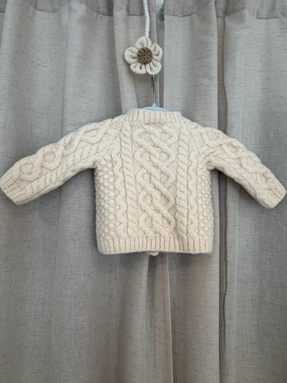 Aran Woollen Mills 100% Wool Cream Cable Knit Baby Cardigan with Sheep Pockets - Picture 2 of 4